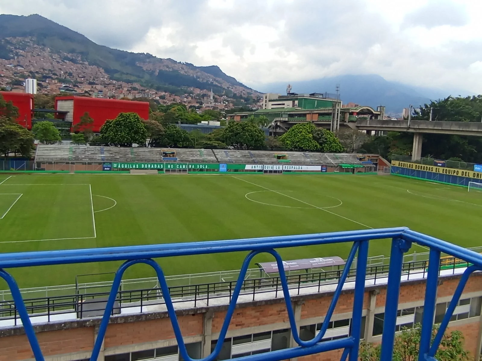 Estadio. Águilas Doradas contra Junior
