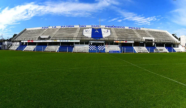 Estadio. Juventud contra Liverpool