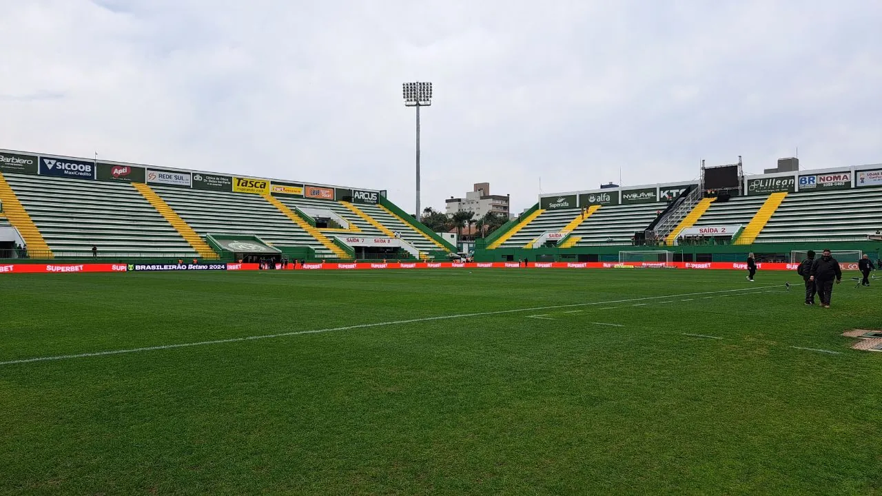 Chapecoense contra Flamengo se enfrentan en el Estadio Arena Condá.